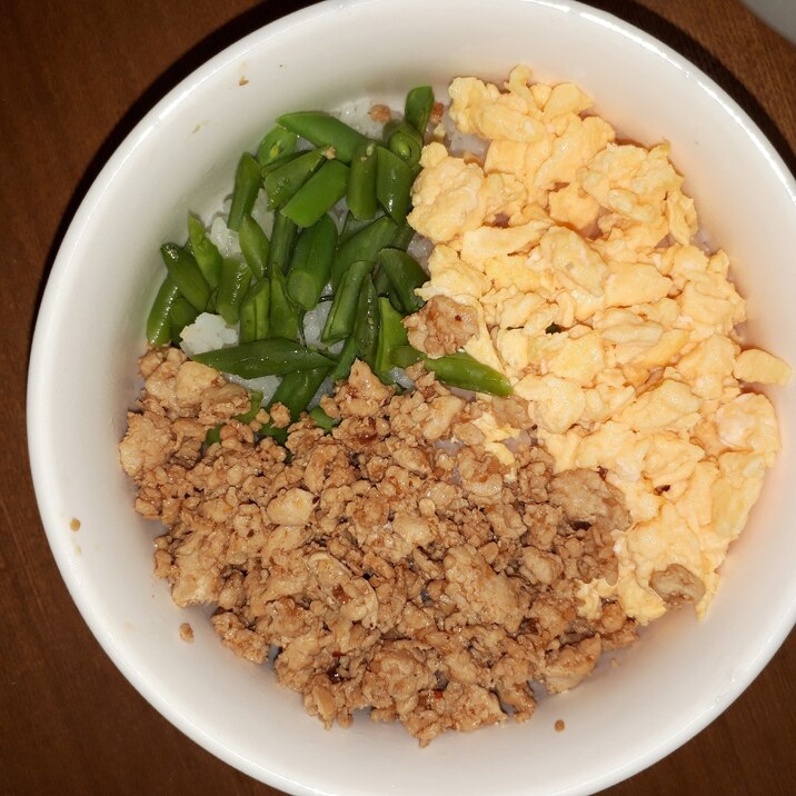 簡単にすませたい！子供も大好き♪基本の三色丼